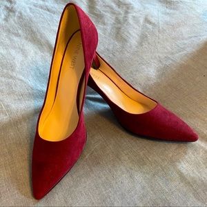 Nine West burgundy suede-like pumps